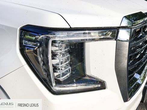 Used 2022 GMC Yukon SLT w/ SLT Premium Package image 10