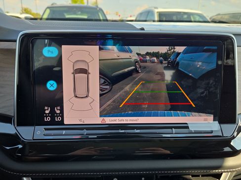 New 2026 Volkswagen Atlas SE image 12