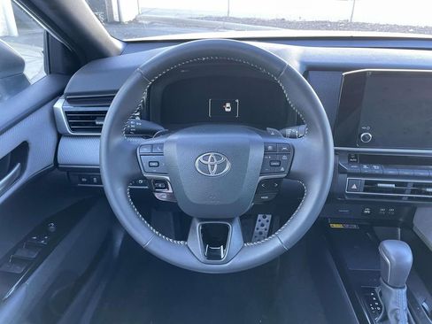 Used 2025 Toyota Camry SE image 26