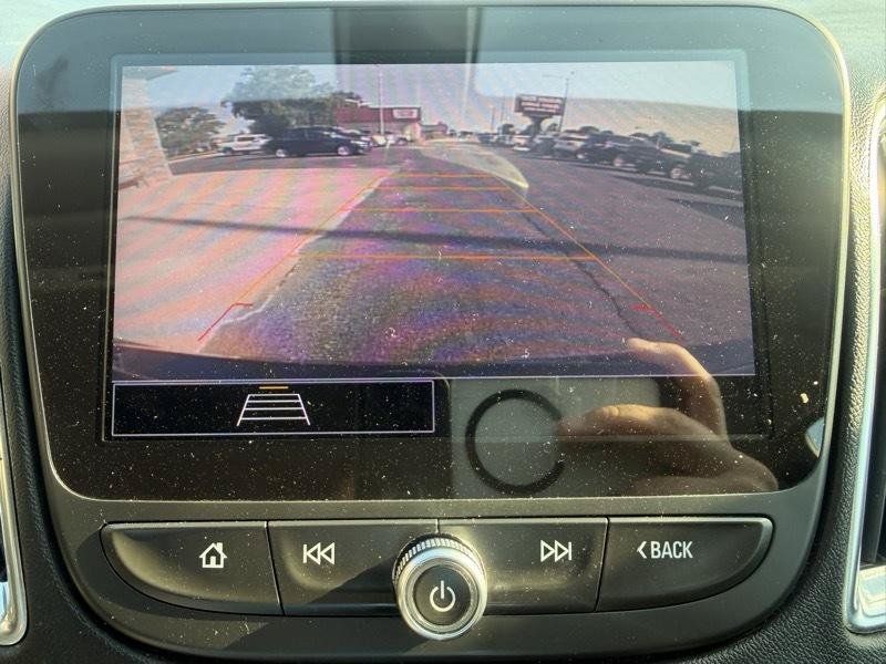 Used 2021 Chevrolet Malibu LT FWD image 19