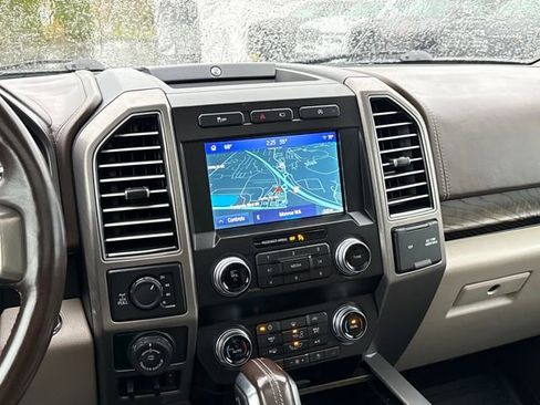 Used 2019 Ford F150 Limited image 14