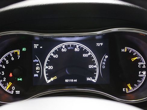 Used 2020 Jeep Grand Cherokee Altitude image 32