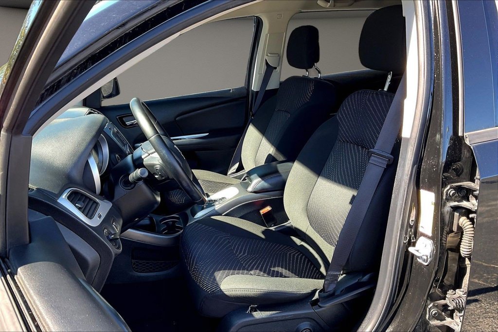 Used 2020 Dodge Journey SE w/ SE Popular Equipment Group FWD image 23