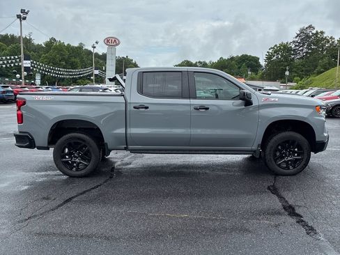 Used 2024 Chevrolet Silverado 1500 LT Trail Boss w/ Convenience Package II AWD/4WD image 11