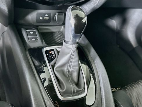 Used 2019 Nissan Rogue SV w/ Premium Package FWD image 25