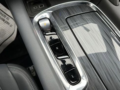 Used 2023 Buick Enclave Essence w/ Sport Touring Edition image 16