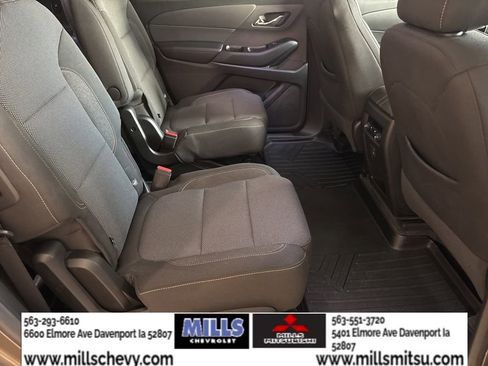 Used 2020 Chevrolet Traverse LT image 15