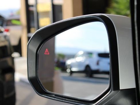 Used 2025 Hyundai Santa Fe SEL image 32