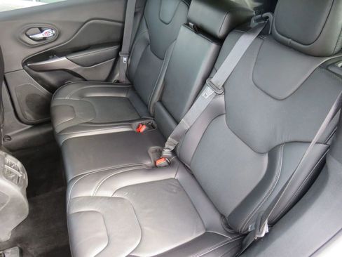 Used 2020 Jeep Cherokee Limited image 40