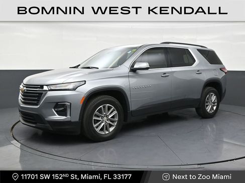 Used 2024 Chevrolet Traverse LT image 1