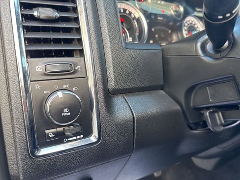 Used 2018 RAM 2500 Laramie w/ Cold Weather Group image 16