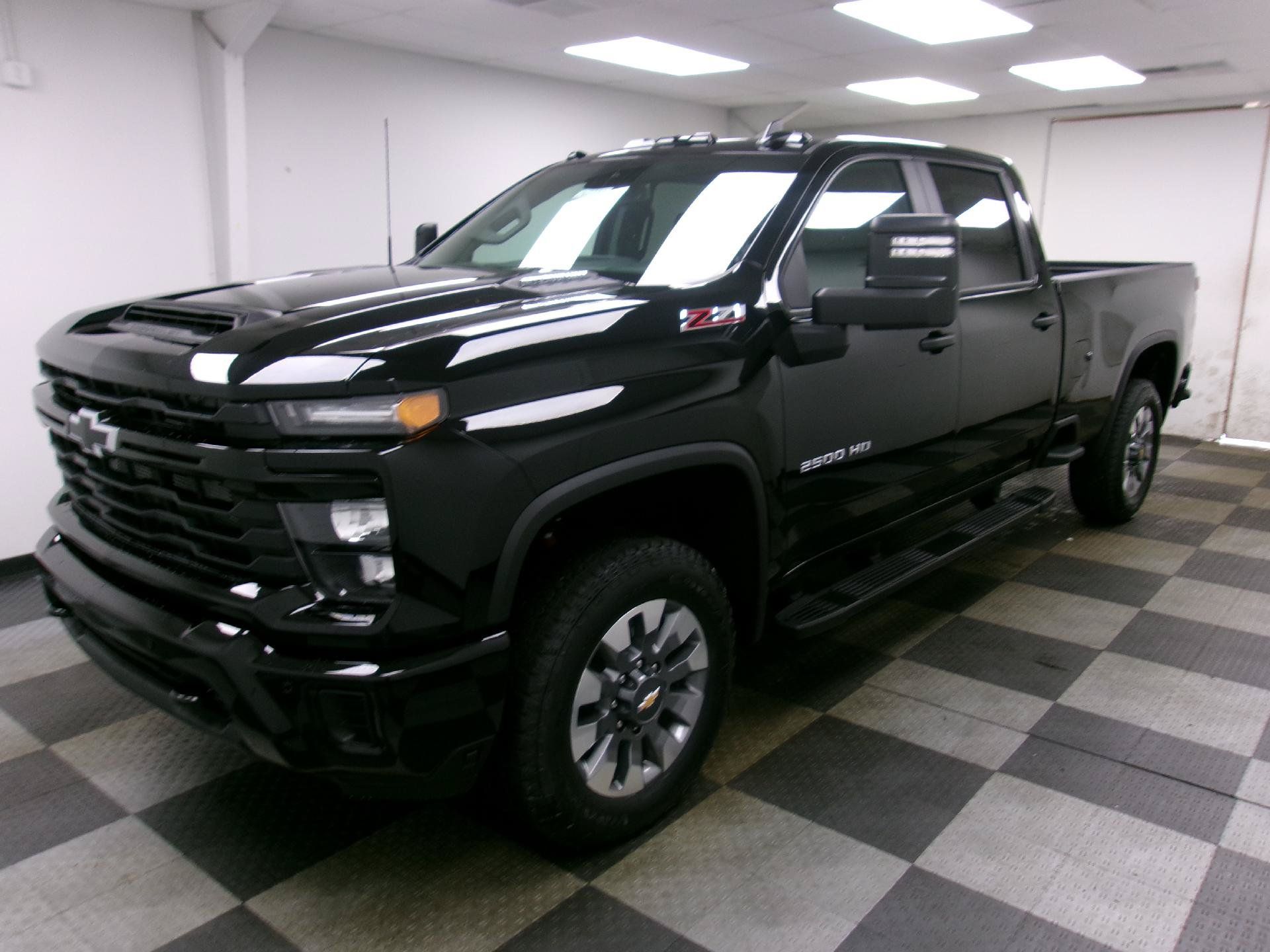 New 2026 Chevrolet Silverado 2500 Custom w/ Custom Value Package AWD/4WD image 1