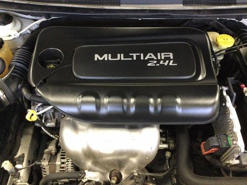 Used 2015 Chrysler 200 C w/ Navigation & Sound Group I image 27