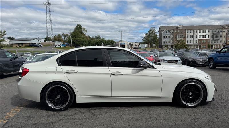 Used 2014 BMW 335i xDrive Sedan AWD/4WD image 4