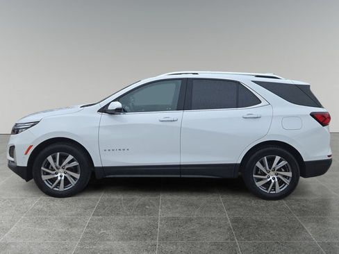 Used 2023 Chevrolet Equinox Premier image 2