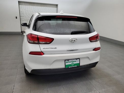 Used 2019 Hyundai Elantra GT FWD image 6