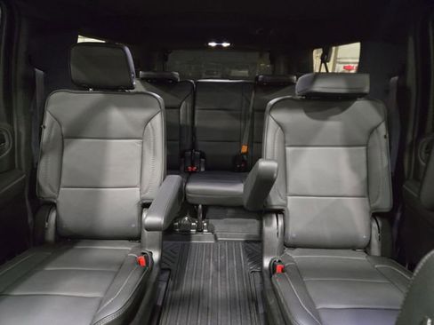 Used 2024 GMC Yukon XL Denali w/ Advanced Technology Package image 32