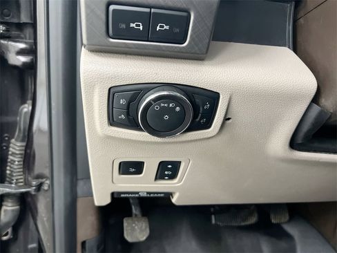 Used 2018 Ford F450 Limited image 16