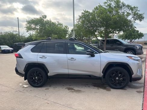 Used 2023 Toyota RAV4 XSE AWD/4WD image 4