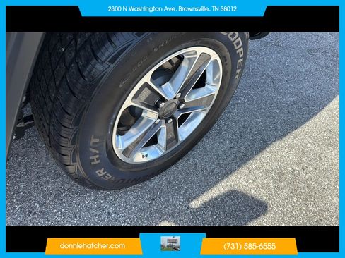 Used 2025 Jeep Wrangler Sport AWD/4WD image 9