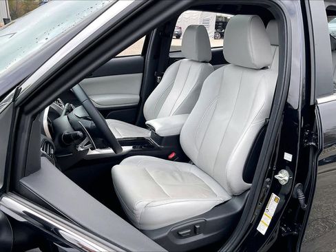 Used 2023 Mitsubishi Eclipse Cross SEL image 8