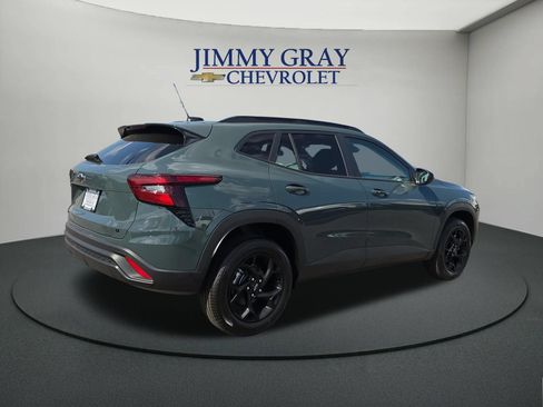 New 2026 Chevrolet Trax LT w/ Driver Confidence Package FWD image 5