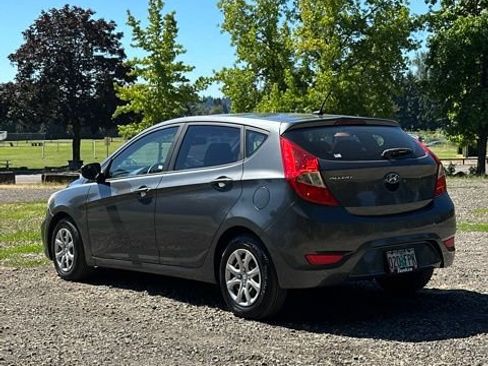 Used 2012 Hyundai Accent GS FWD image 7