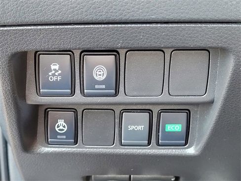 Used 2022 Nissan Rogue Sport SV image 15