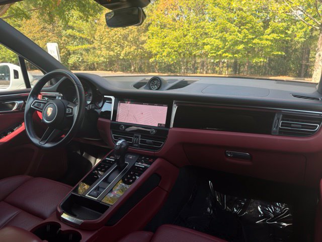 Used 2023 Porsche Macan AWD/4WD image 22