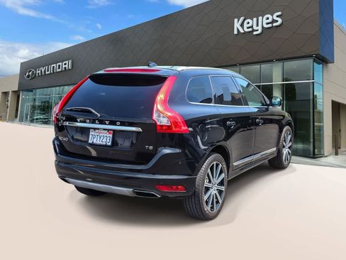 Used 2016 Volvo XC60 T5 Premier w/ Proximity Package FWD image 4