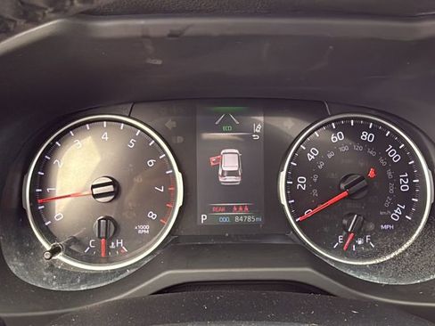 Used 2019 Toyota RAV4 XLE Premium FWD image 28