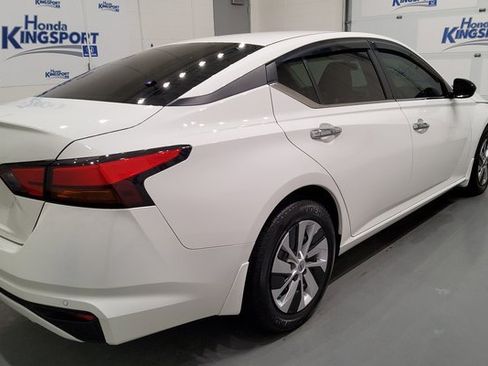 Used 2024 Nissan Altima 2.5 S image 3