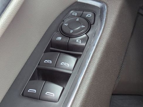 Used 2025 GMC Sierra 1500 SLT RWD image 25