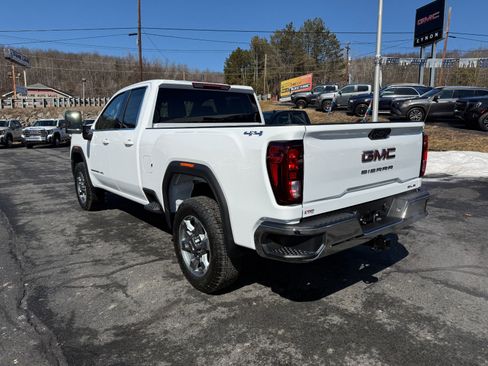 New 2026 GMC Sierra 2500 SLE image 3