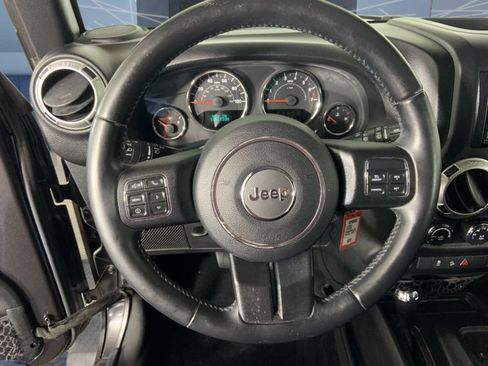 Used 2016 Jeep Wrangler Unlimited Sahara w/ Connectivity Group AWD/4WD image 26