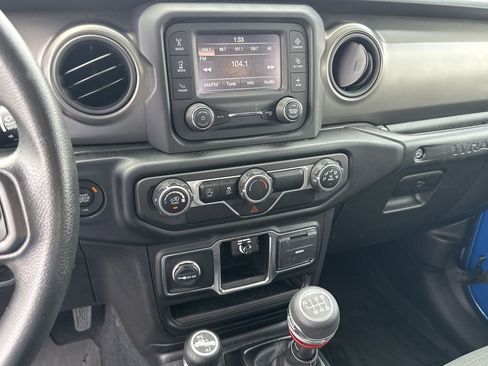 Certified 2022 Jeep Wrangler Sport AWD/4WD image 20