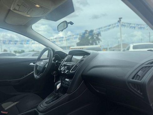 Used 2018 Ford Focus SEL FWD image 18
