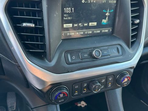 Used 2019 GMC Acadia SLE image 10