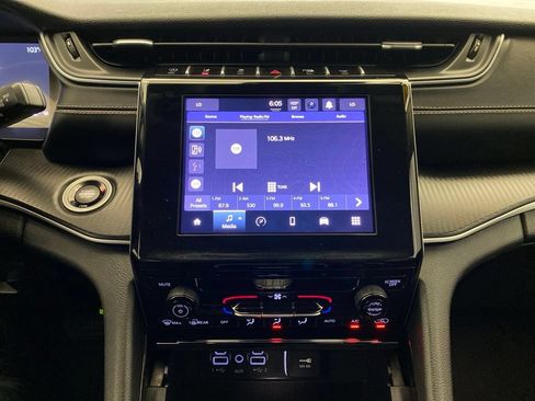 Certified 2023 Jeep Grand Cherokee Laredo AWD/4WD image 14