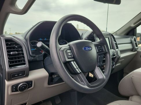 Used 2022 Ford F450 XLT w/ XLT Premium Package AWD/4WD image 22