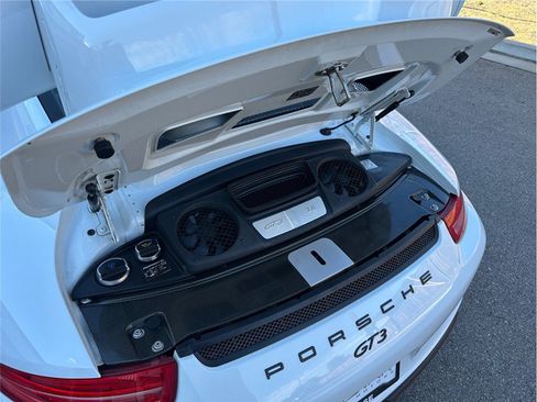 Used 2014 Porsche 911 GT3 w/ Carbon Interior Package RWD image 18