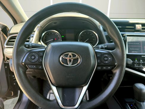 Used 2020 Toyota Camry LE w/ Convenience Package FWD image 17