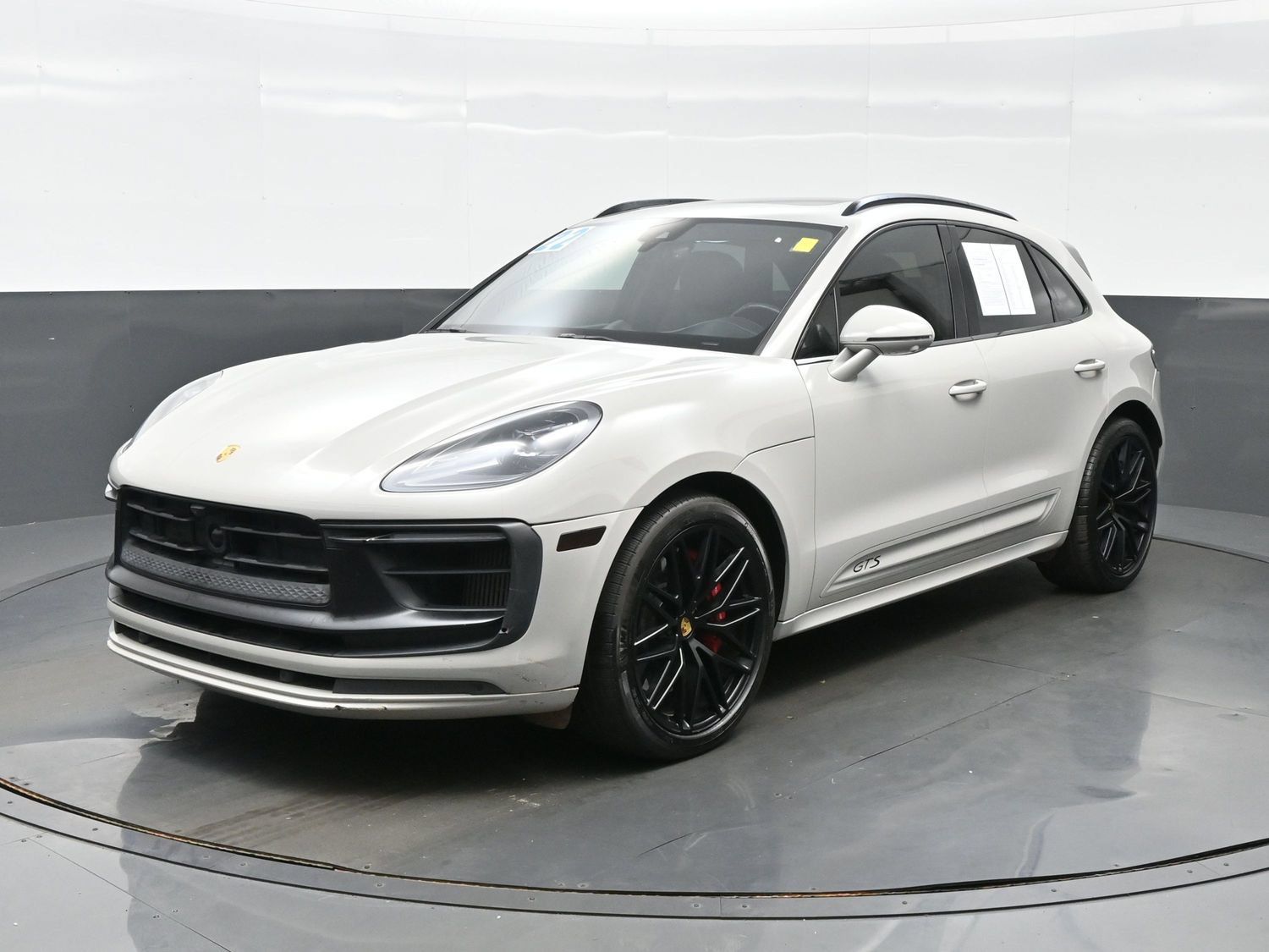 Used 2022 Porsche Macan GTS w/ Premium Package Plus AWD/4WD image 2