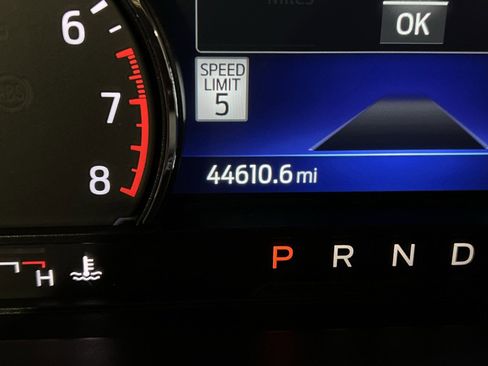 Used 2022 Ford Explorer XLT w/ Equipment Group 202A image 17