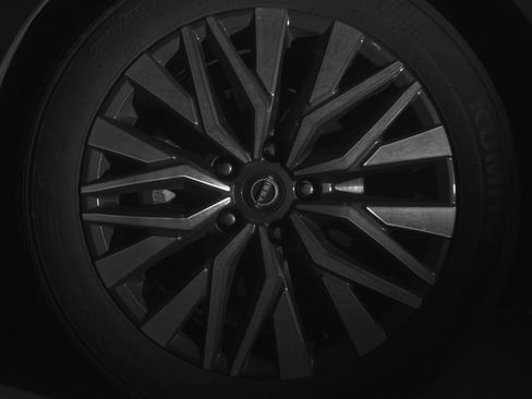 Used 2025 Nissan Altima 2.5 SV image 12