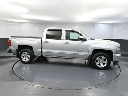 Used 2018 Chevrolet Silverado 1500 LT w/ All Star Edition AWD/4WD image 3