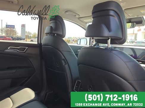 Used 2025 Kia Sportage EX image 16