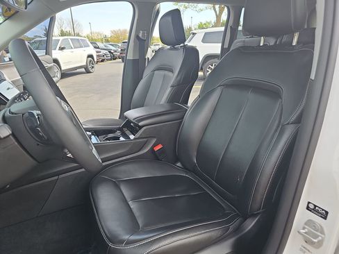 Certified 2023 Jeep Grand Cherokee Limited AWD/4WD image 15