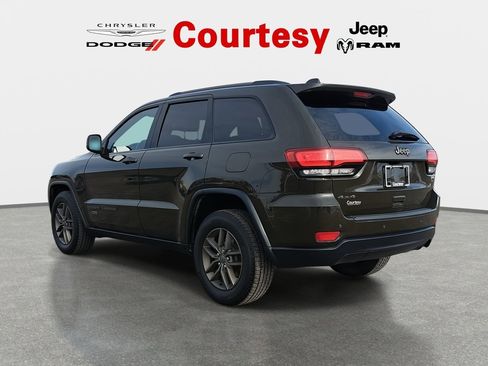 Used 2016 Jeep Grand Cherokee Laredo 75th Anniversary image 6