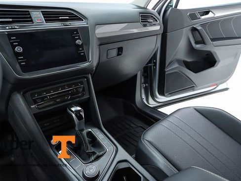 Used 2022 Volkswagen Tiguan SE image 23